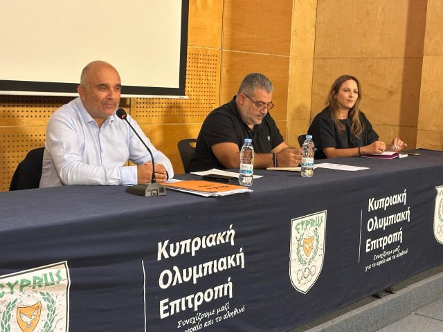 Συνάντηση της ηγεσίας της ΚΟΚ με την ΕΟΑΑ